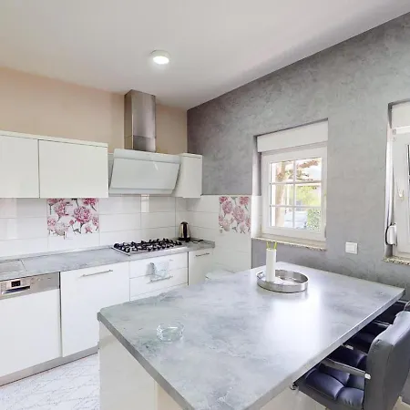 Luxury Nevena Pool&jacuzzi *