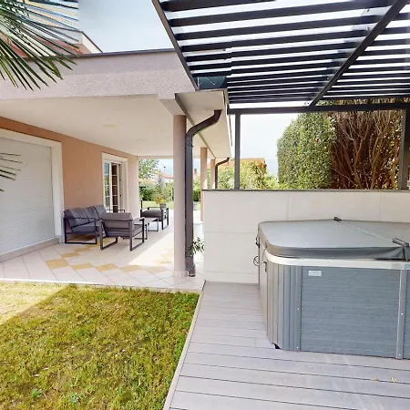 Luxury Nevena Pool&jacuzzi Villa *